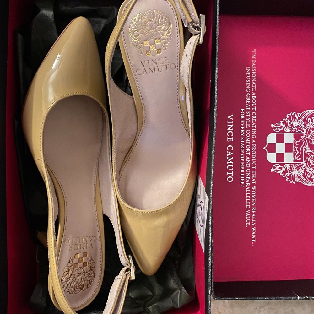 vince camuto petal soft cow patent heels cream size 5 1/2